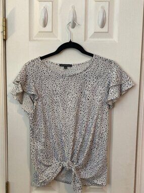 Classy Adrianna Papell Gray and White Flutter Sleeve Blouse with Tie Front